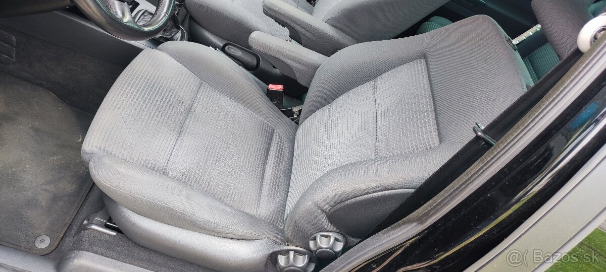 Volkswagen Sharan 1.9 TDI 85kW 130tis km - 15