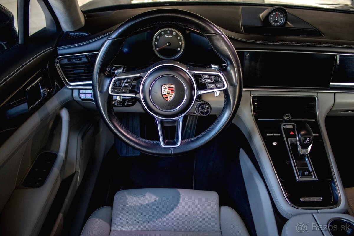 Porsche Panamera Turbo 4x4 A/T - 15