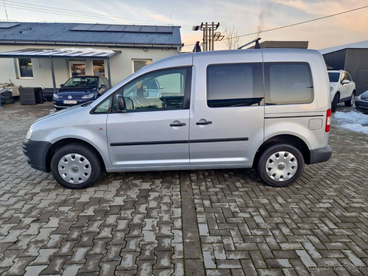 Predám Volkswagen Caddy 1.9 TDI 77 KW r.v.2009.Ohrev,7-miest - 15