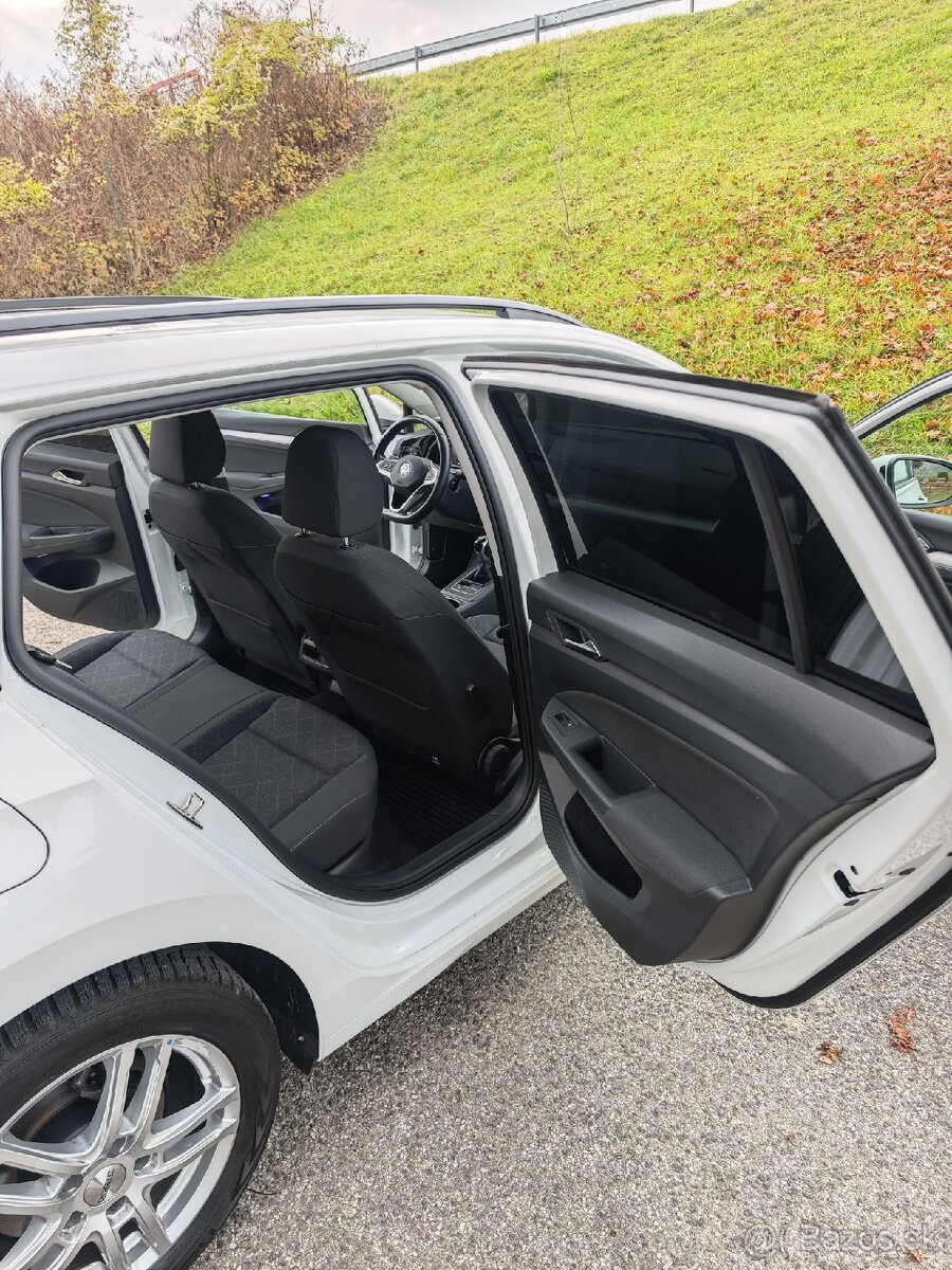 VW Golf 1.5 TSI Life Virtual kokpit Front&Lane Assist - 15