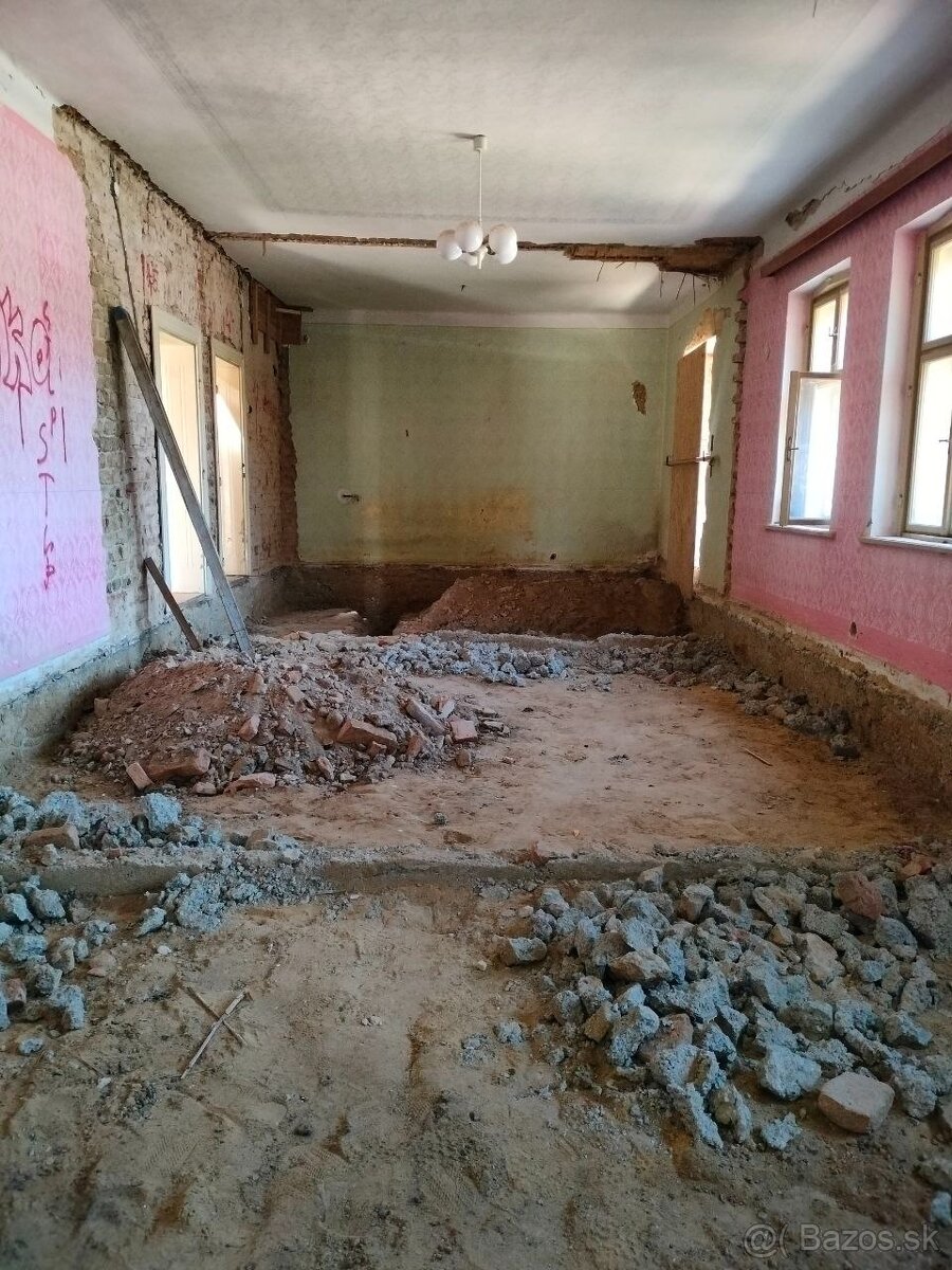 PREDAJ: Starší vidiecky dom s veľkým pozemkom a vínnou pivni - 15