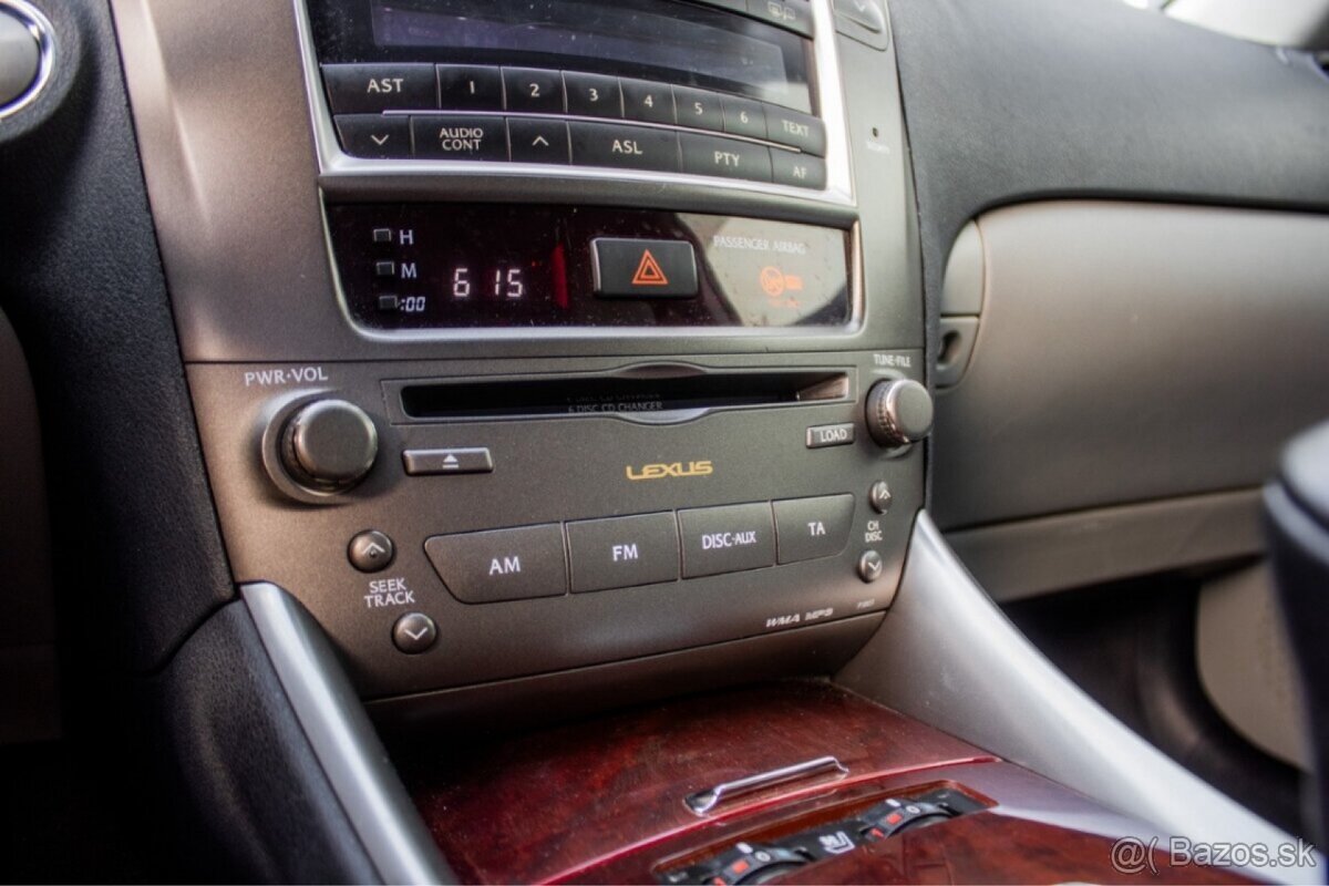 Predám Lexus IS250 2.5 benzín - 15