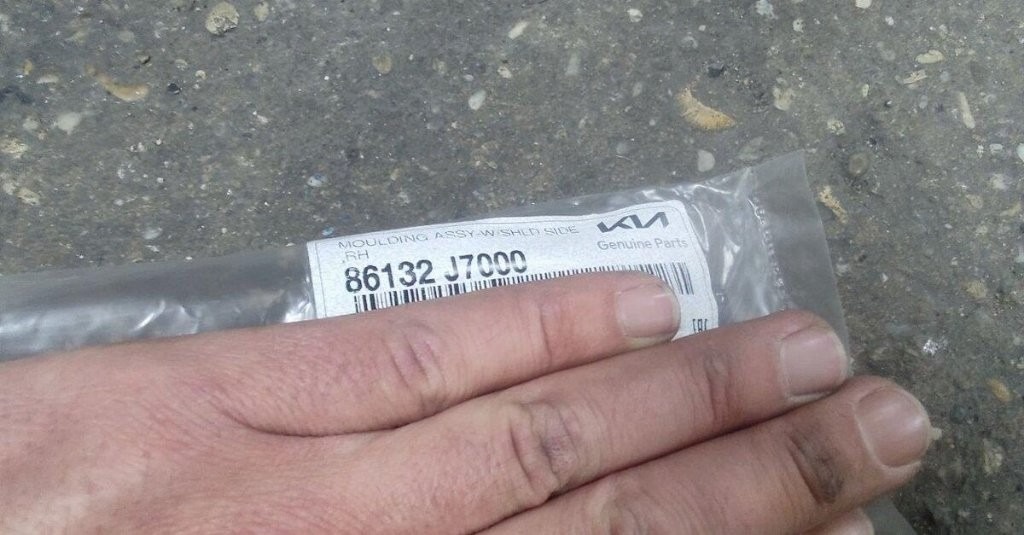 Kia Toyota Mercedes - zrkadlo listy svetlo napis... - 15