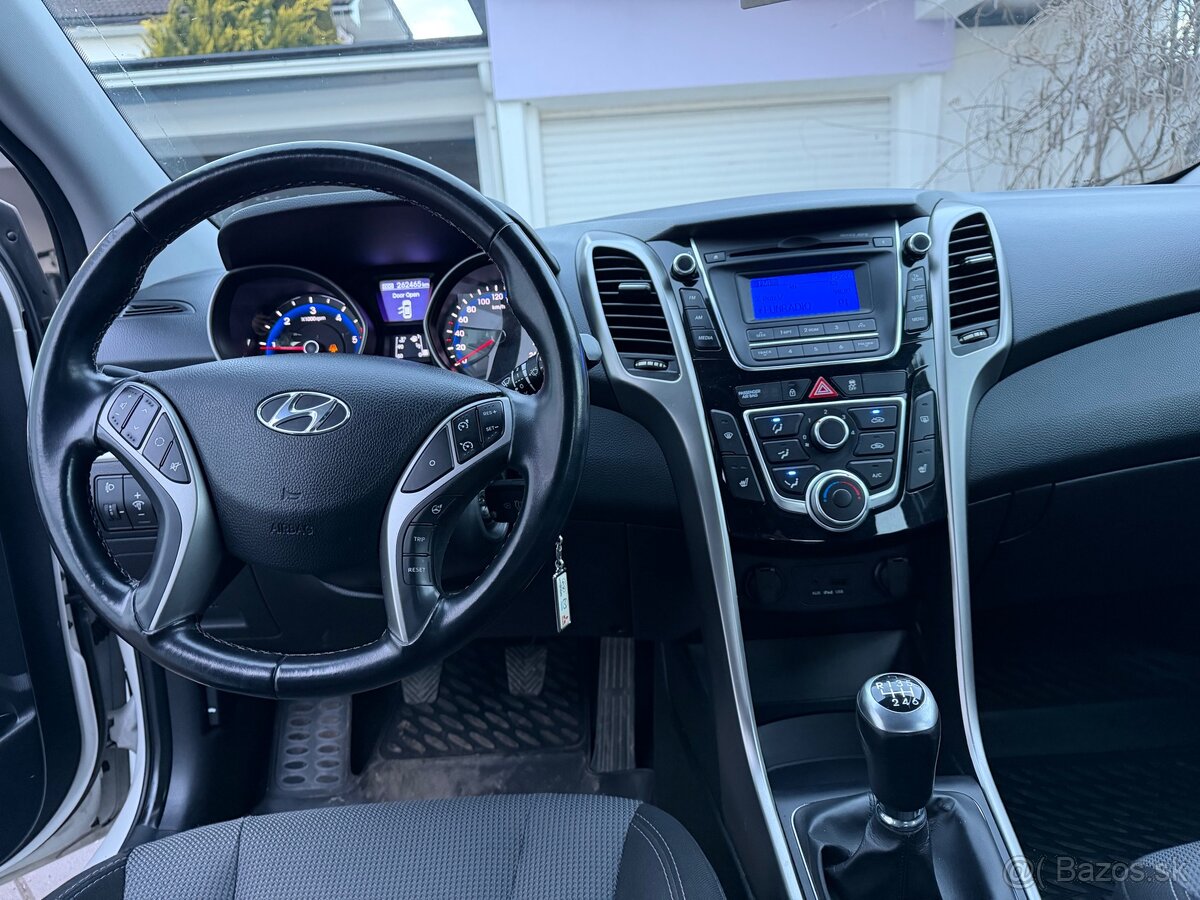 Hyundai i30 2014 1.6crdi PRVY majitel - 15
