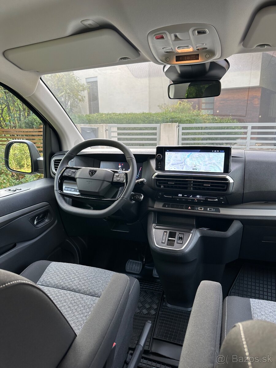 Prenajom 8 miestne auto - 15