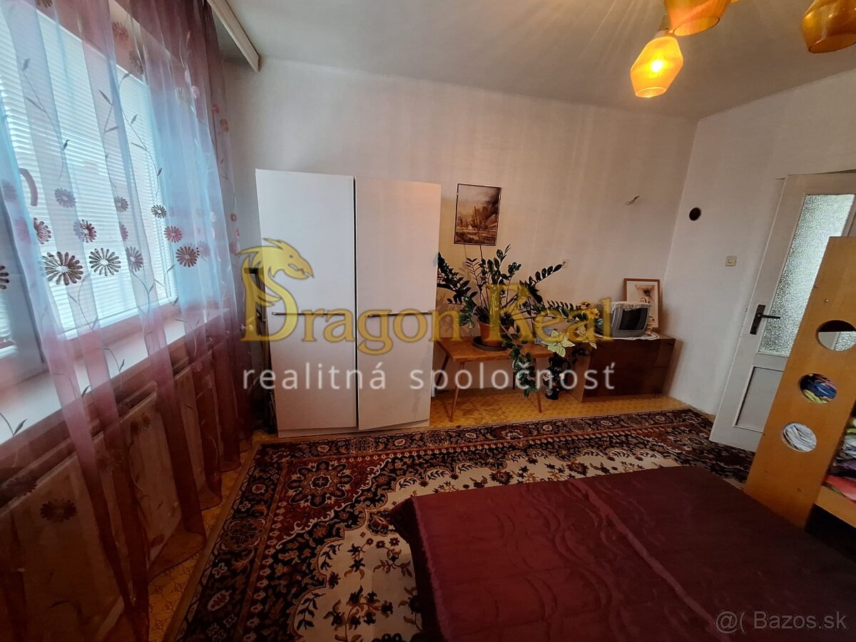 Poschodový 5 izbový rodinný dom s letnou kuchynkou – ZÁHOR - 15