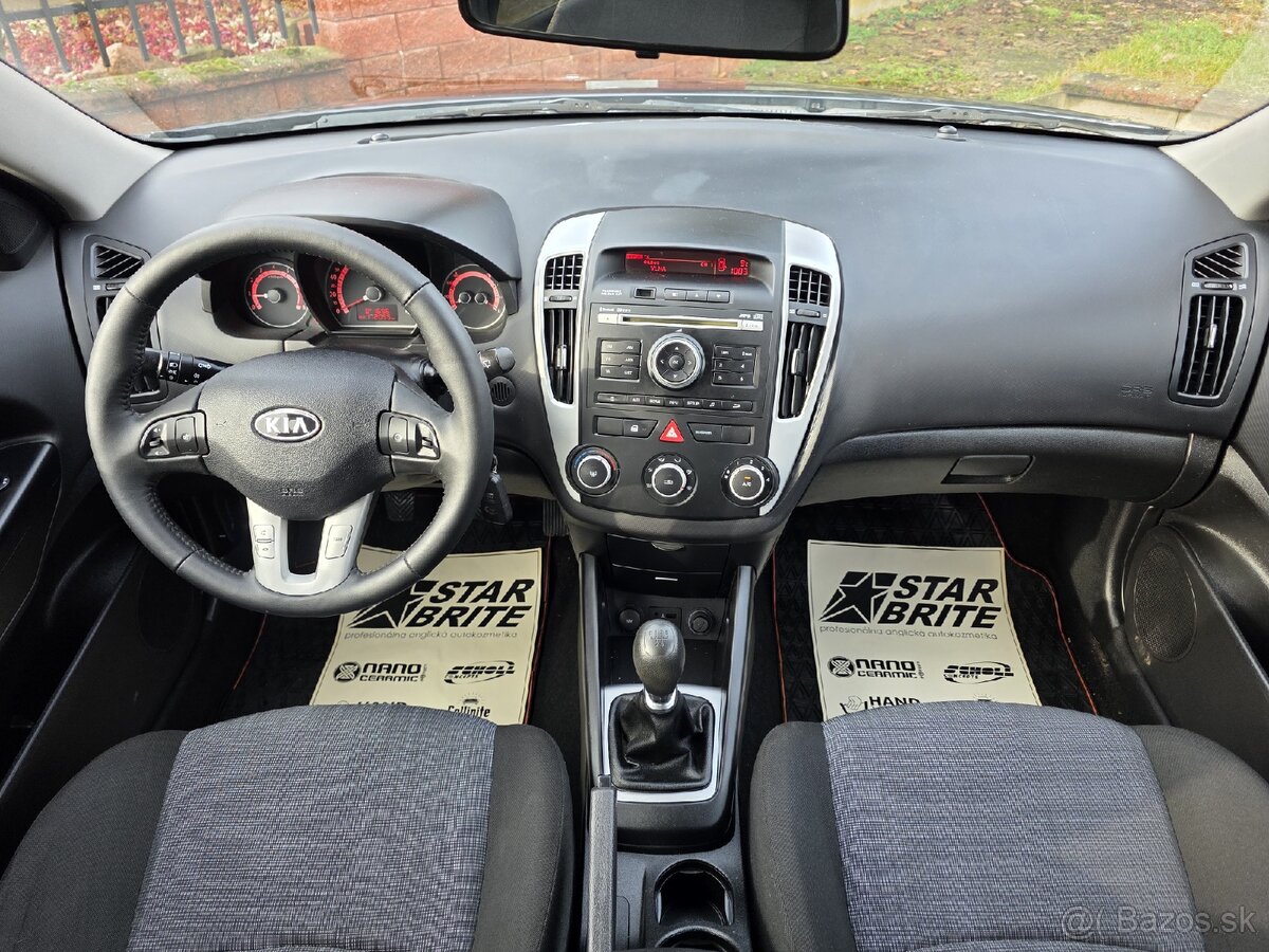 Kia Ceed 1.4 CVVT • Facelift 2011 • 172 tisíc KM • Nová STK - 15