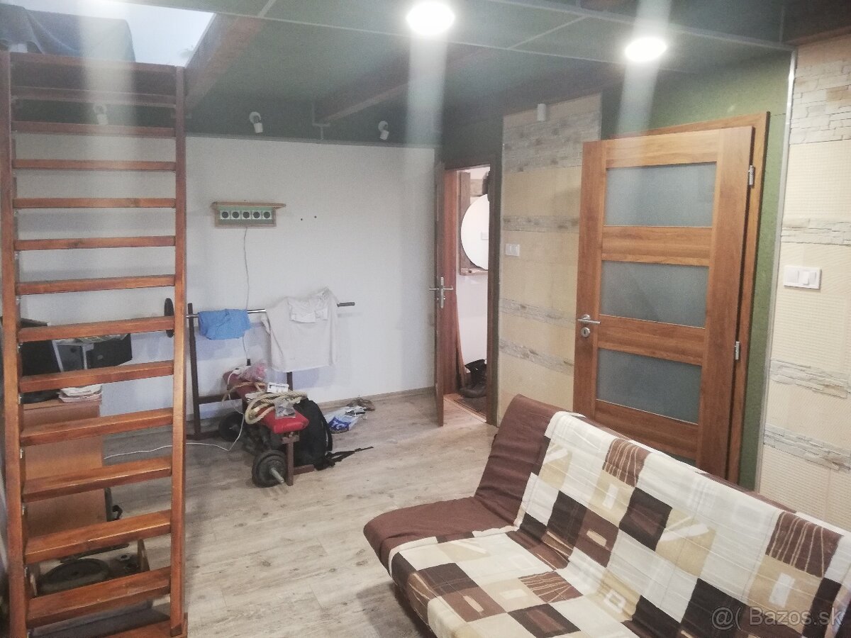 Rodinný dom - novostavba s okamžite obývateľnou časťou - 15