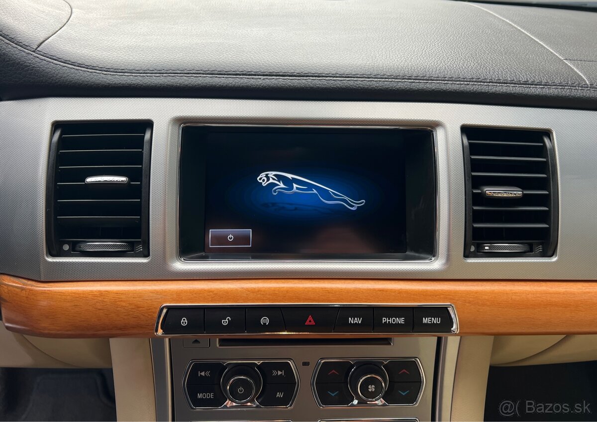 Jaguar XF 3.0 V6 S/C Premium Luxury AWD - 15