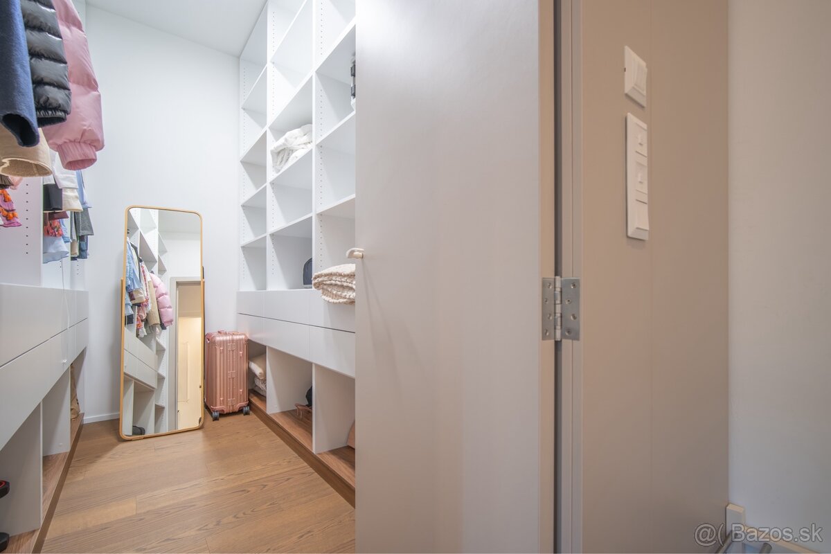 PREDAJ Luxusný 2 izbový byt 74m2 + 41m2 terasa, Staré Mesto - 15