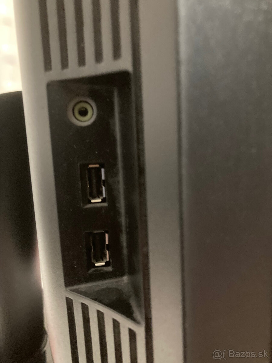 Monitory LCD 22" - 15