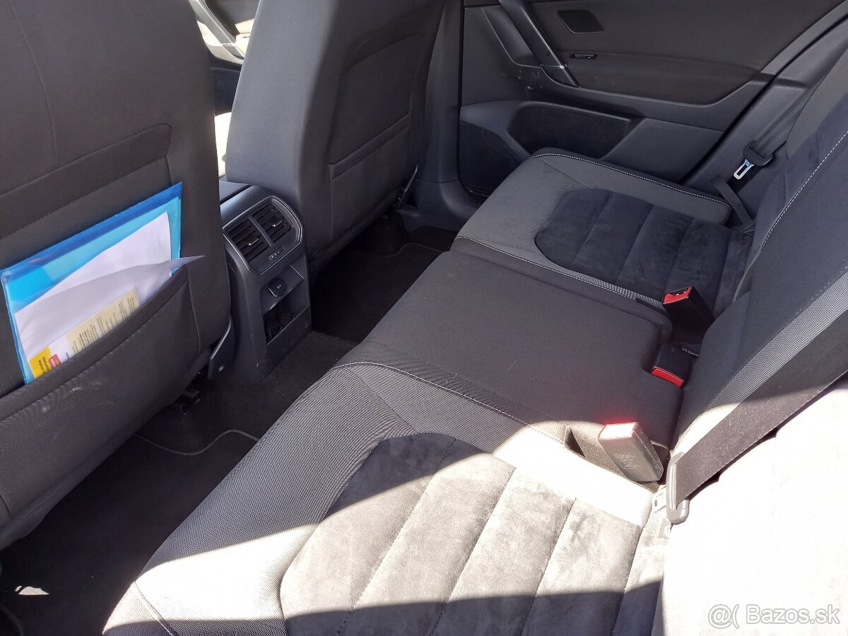 VW-GOLF SPORTSVAN 2,0TDI-150PS-BIXENON-HIGHLINE-NAVI-2015 - 15