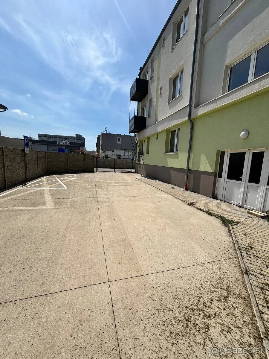 𝗣𝗿𝗲𝗻𝗮́𝗷𝗼𝗺: úplne nový 2-izbový byt, balkón, parkovan - 15