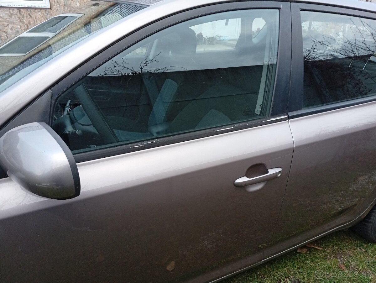 Kia Ceed 1.6 benzin 2011 - 15