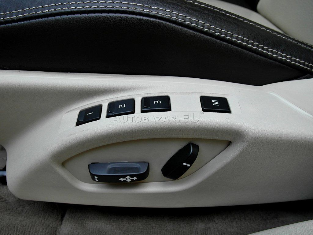 Predám Volvo XC60 2,4 D5 158 kW AWD ( 4x4 ) - 15