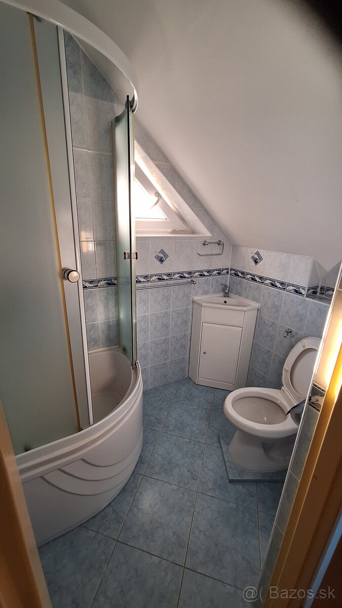 Predáme rodiný dom v Krásne nad Kysucou - 15