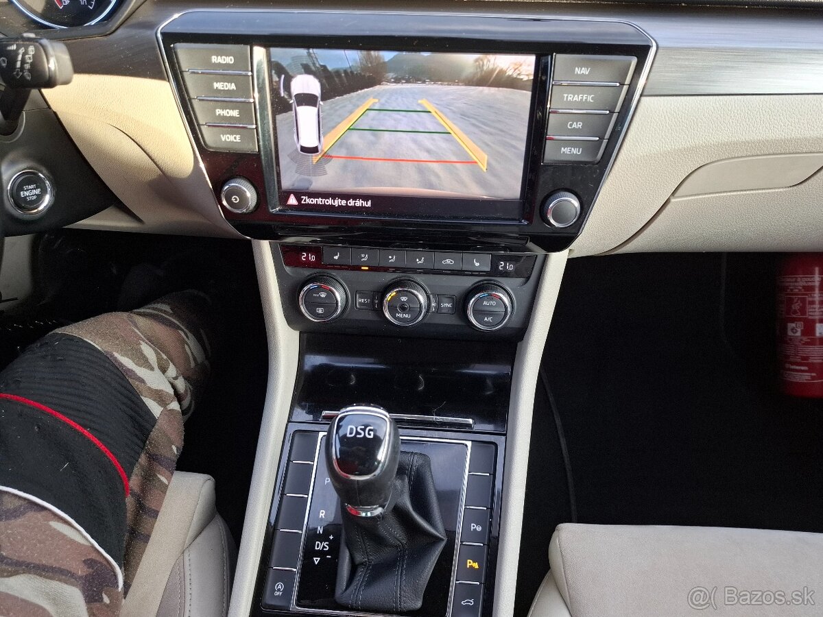 Škoda Superb Combi 2.0 TDI Style DSG 110kw,alcantara,kessy - 15