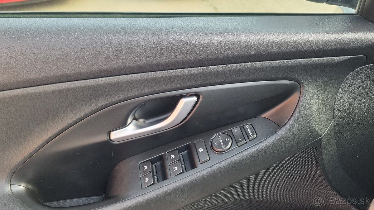 Hyundai i30 CW 1,5 TGDI Family, 117kw, AT/7 - 15