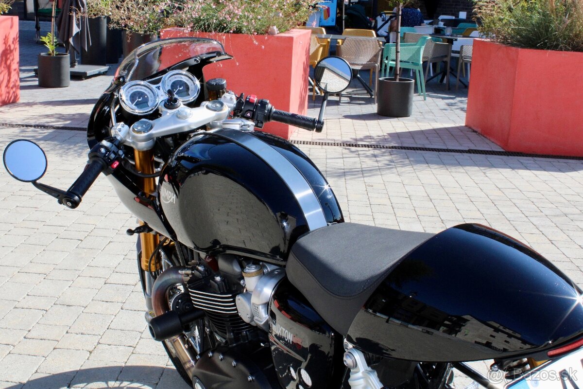 Triumph Thruxton RS 1200 Jet Black - 15