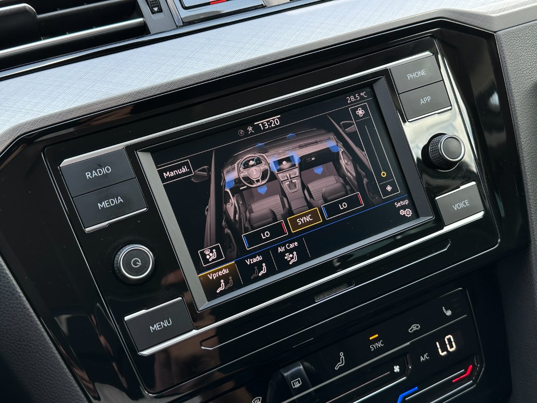 Volkswagen Passat Variant 2.0 TDi DSG 4Motion - 15