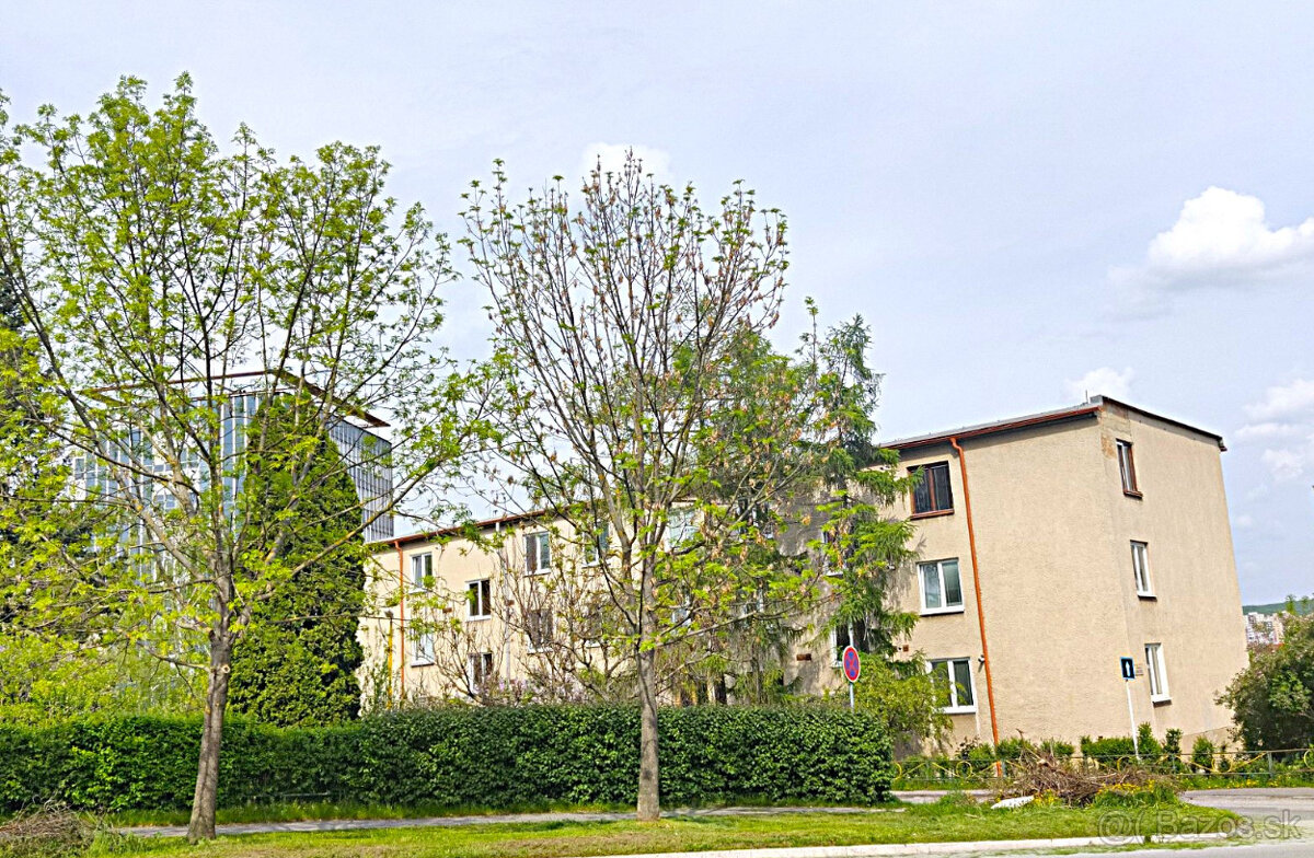 Zaujímavý TEHLOVÝ 2 i. Pohradová (Ďumbierska), OV, LO, 2p - 15