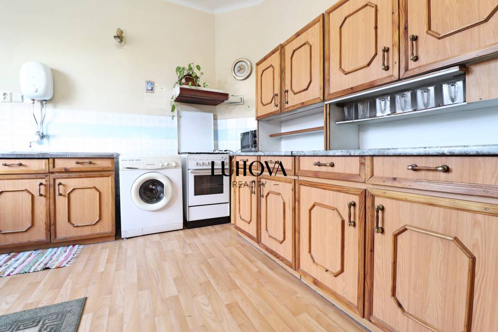 Rodinný dom s krásnou záhradou - 15