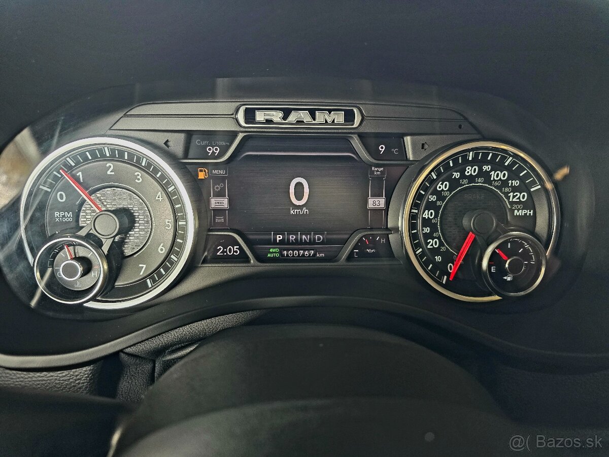 Ram 1500 5,7 HEMI, r. 2021,ODPOČET DPH, EL. PRAHY, PANORAMA - 15