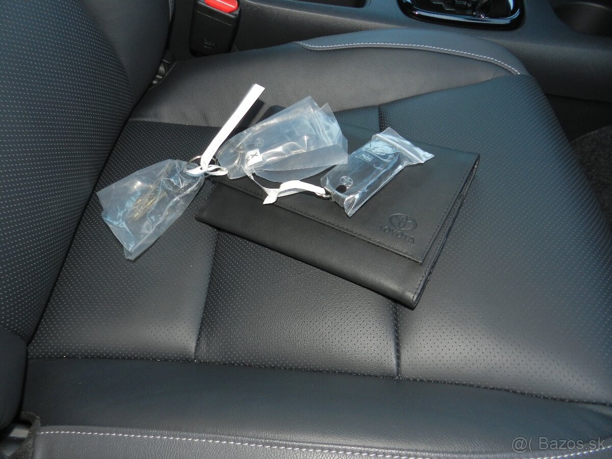 Toyota Hilux 2.8 Diesel MHEV Invincible - 15