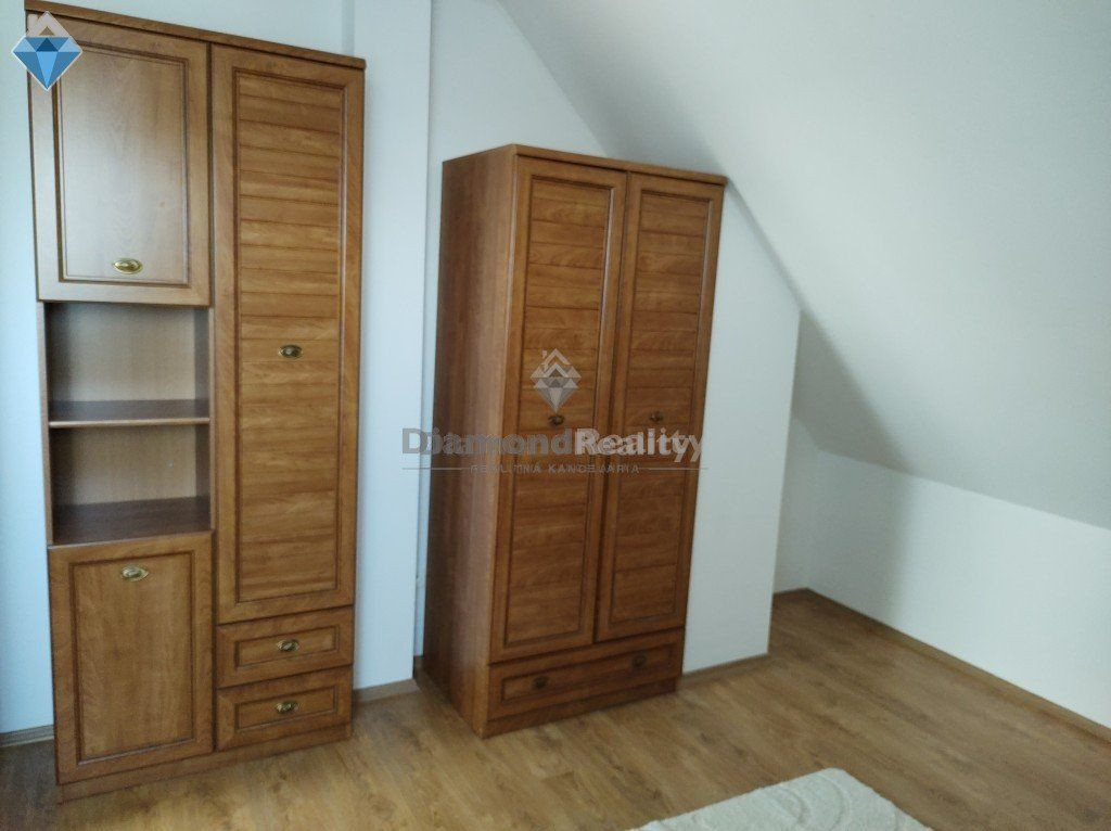 Na prenájom luxusný rodinný dom s nádherným výhľadom Nitra - - 15