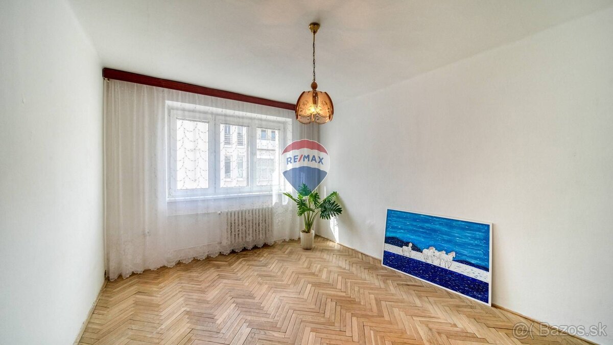 Priestranný 3-izbový byt v centre Piešťan - 15