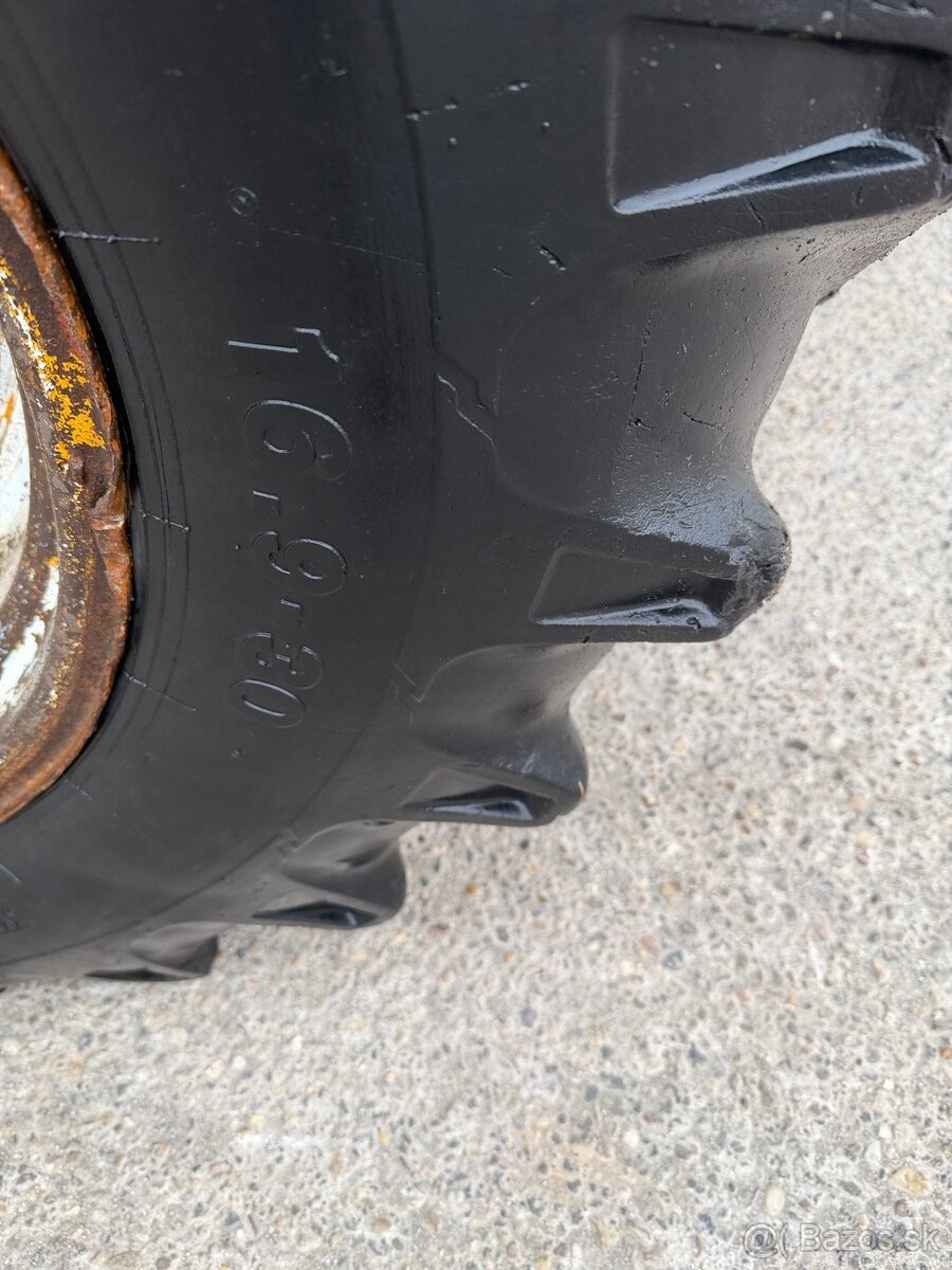 LKT 80 4x4 1980 VIN 716 - 15