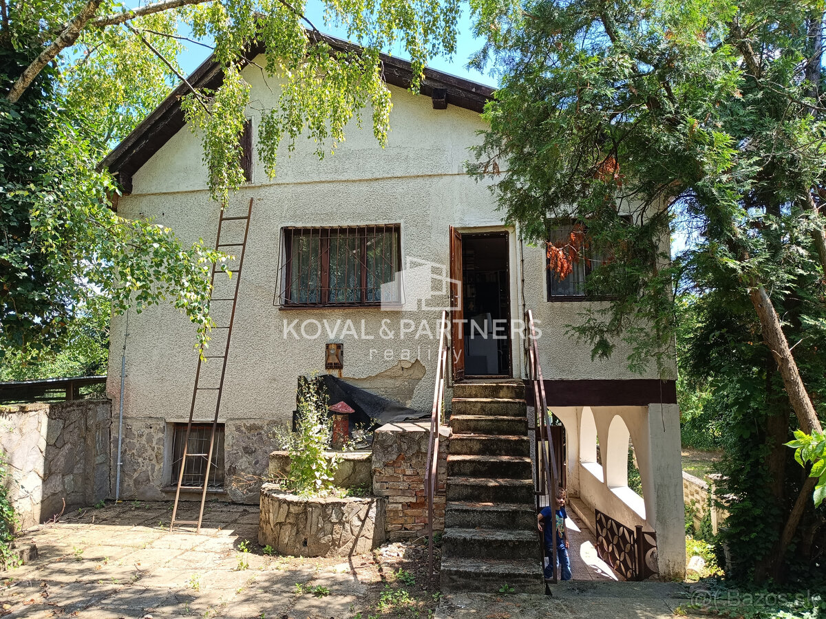 Rodinný dom s veľkým pozemkom - Veľký Kýr - 15