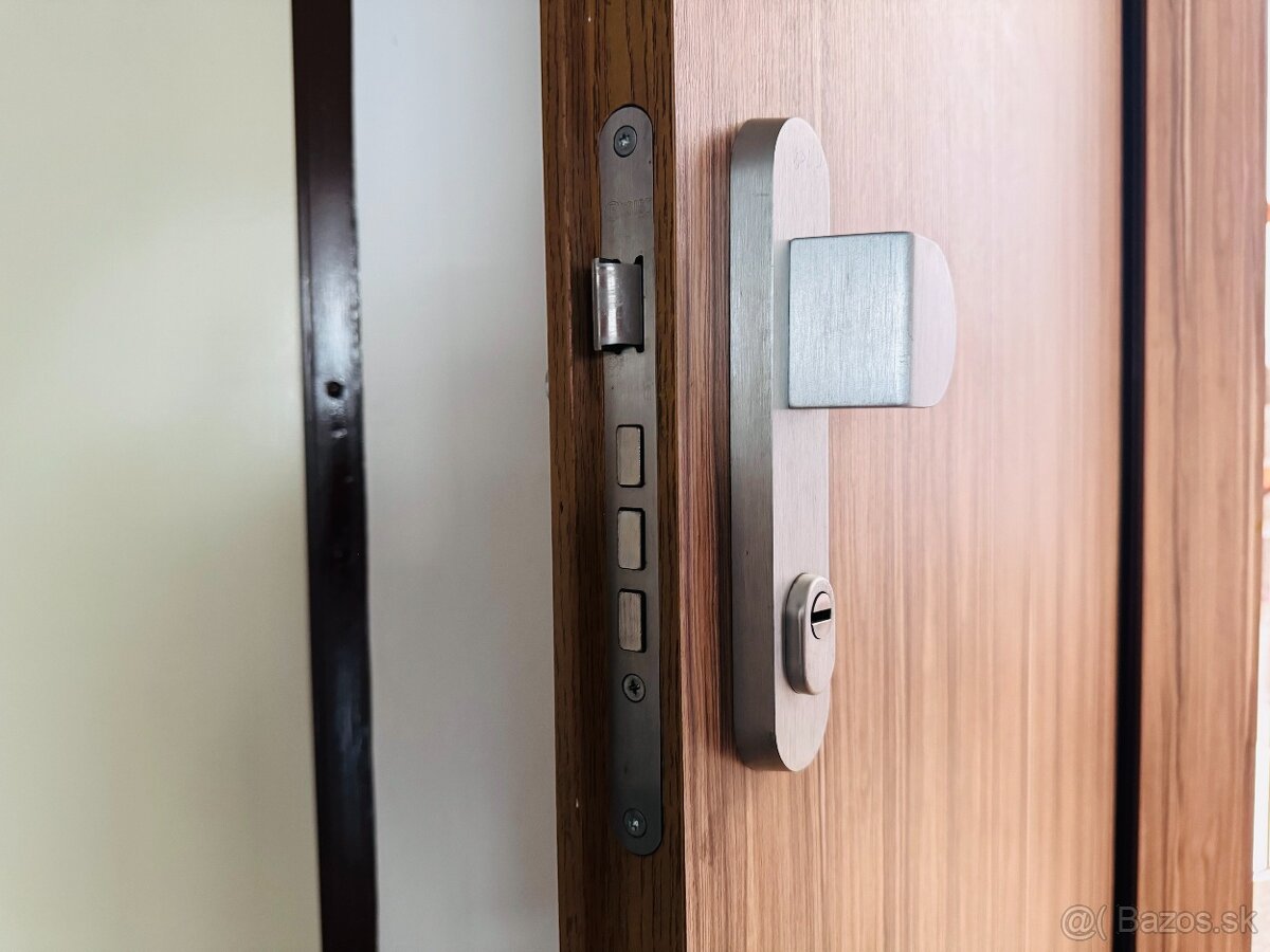 ZNÍŽENÁ CENA na predaj 3-izbový byt po čiast. rekonštrukcii - 15