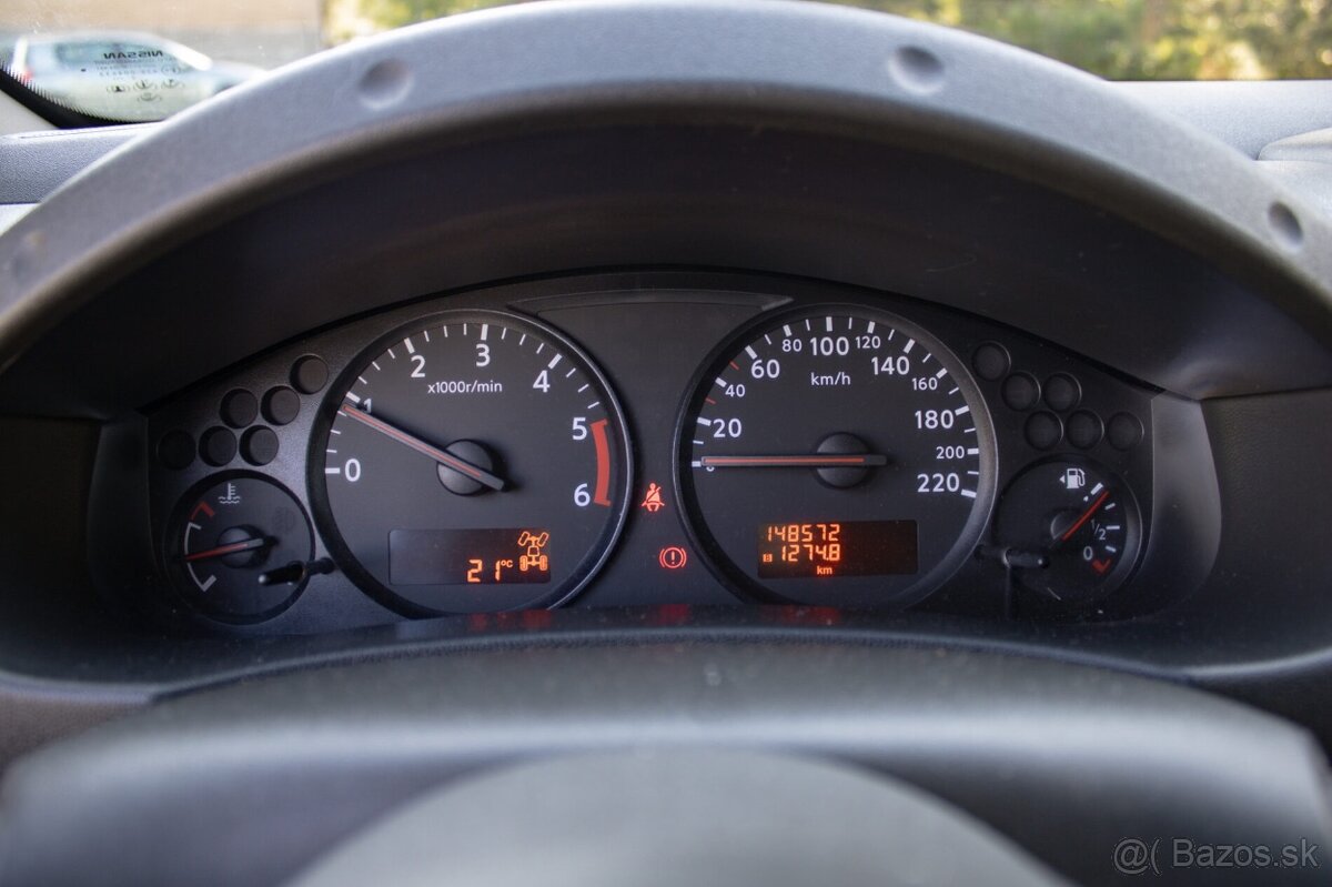 Nissan Navara 2.5 dCi 4×4 - 15