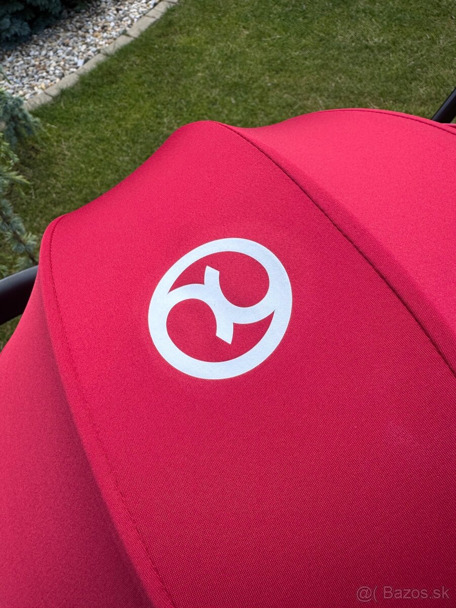 Vanicka a vajicko by Jeremy Scott - 15