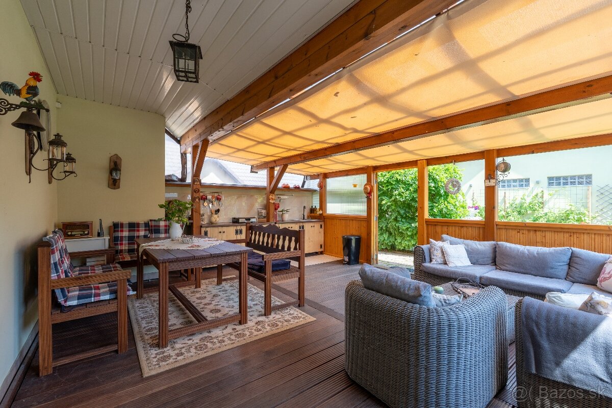 Krásny 2-podlaž.RD,dvojgaráž,veľká záhrada,Podhradík,okr.PO - 15