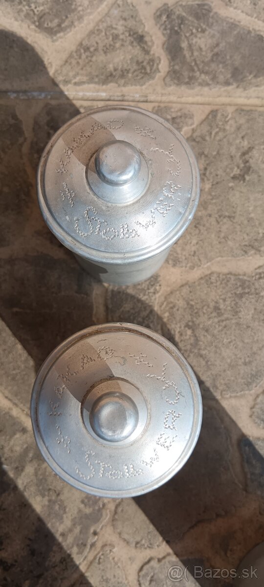 Fľaše, dózy, zveráky, smalt... - 15