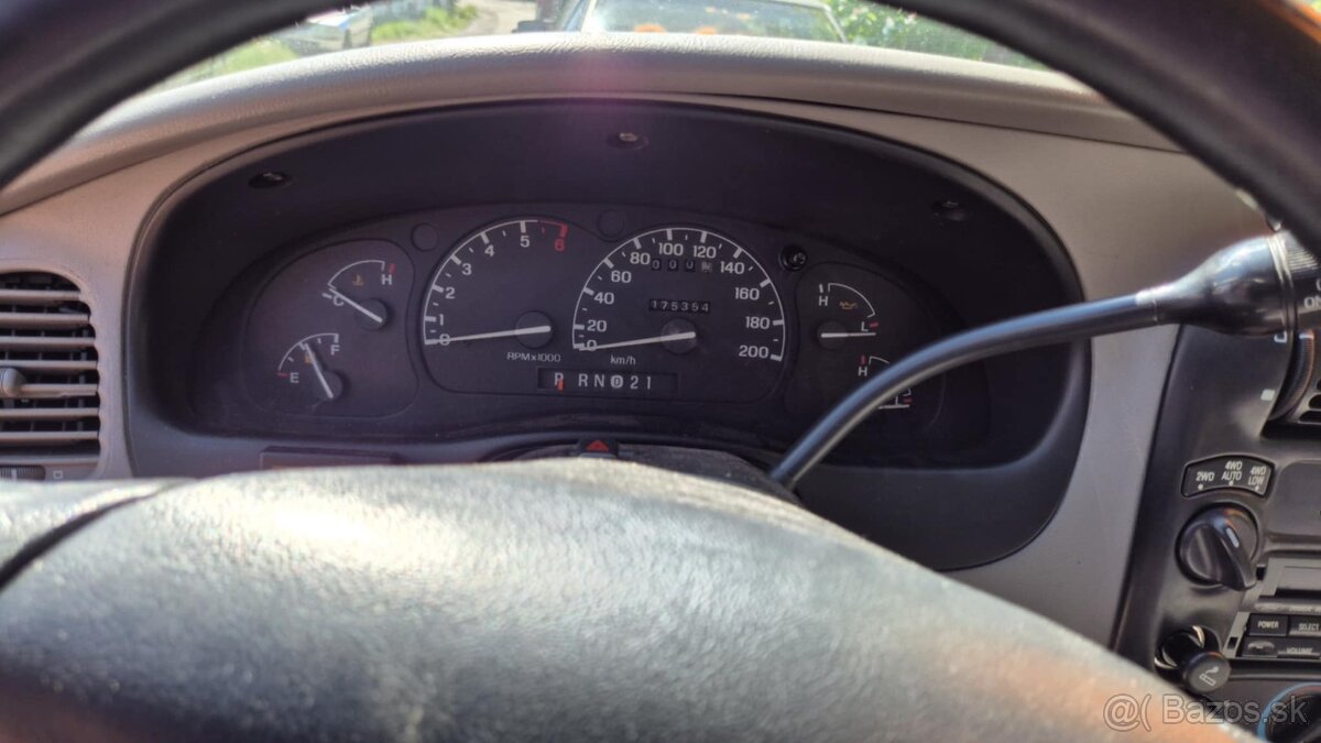 Ford Explorer 4,0i 1995 4x4 - 15