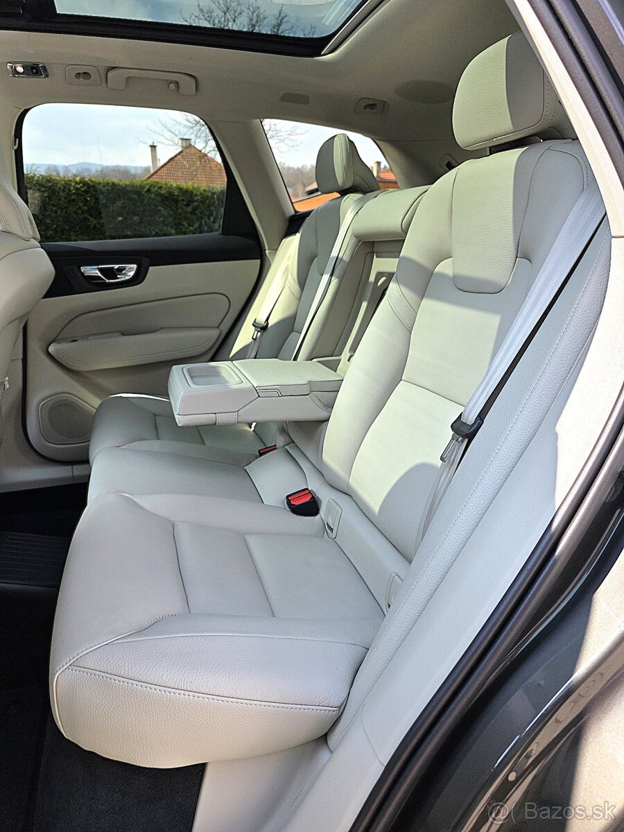 Volvo XC60 T8 Twin Engine Inscription eAWD A/T - 15