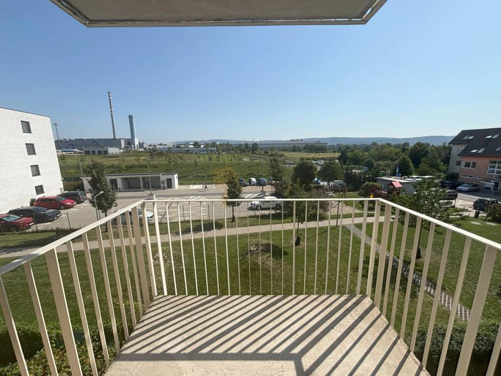 2-izb. byt, Bystrická ul., Devínska Nová Ves, pivnica, park. - 15