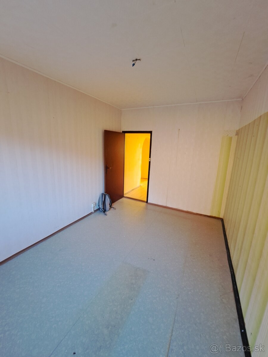 3-izb. byt s loggiou na ul. Jula Horvátha - 15