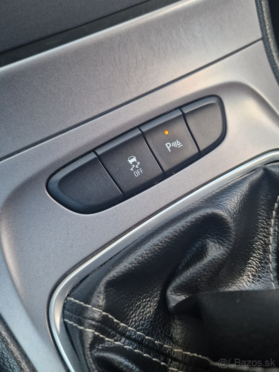 Opel Astra 1.4i Selection 74kW 5dv M5 SR voz - 15