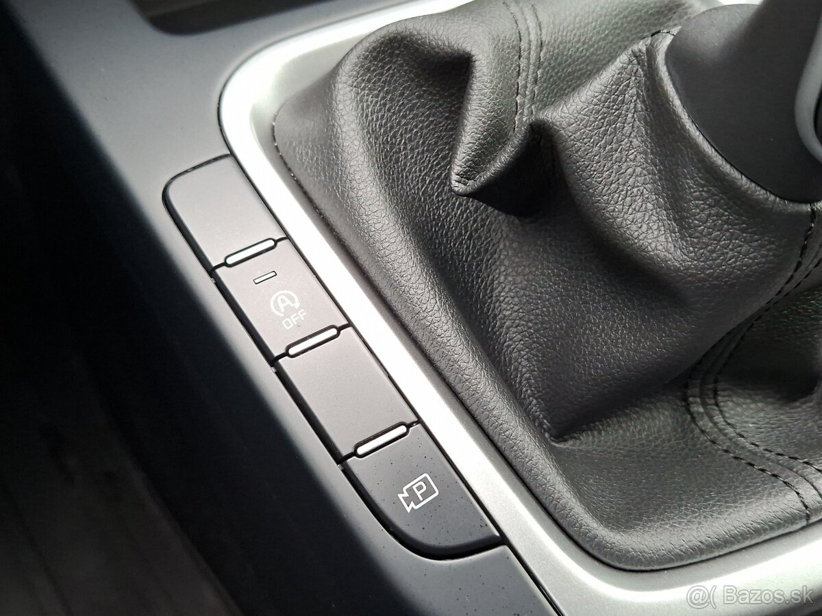 Kia CEED 1,5 T-GDi M6 SILVER PACK103kW/140k - 15