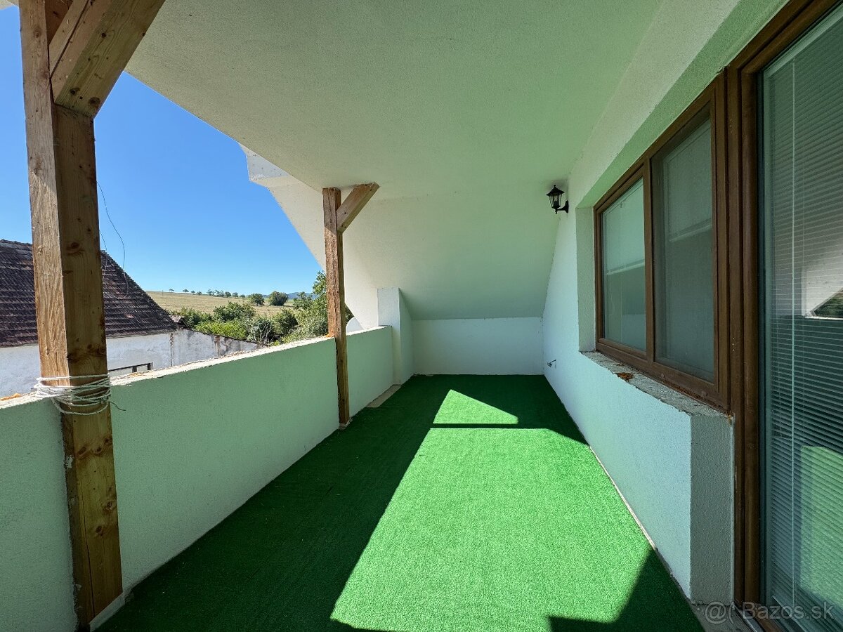 Veľký 4 izbový rodinný dom s bazénom, Krásno - Partizánske - 15