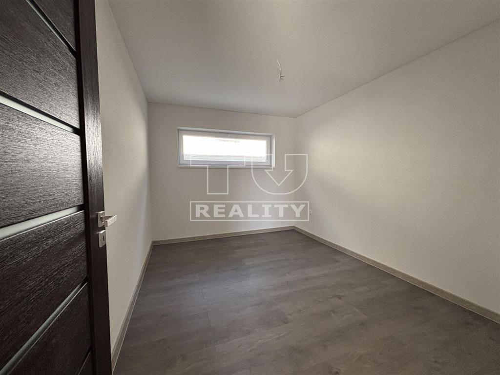 EXKLUZÍVNE IBA U NÁS MODERNÝ 4-IZBOVÝ RODINNÝ DOM DEŽERICE - 15