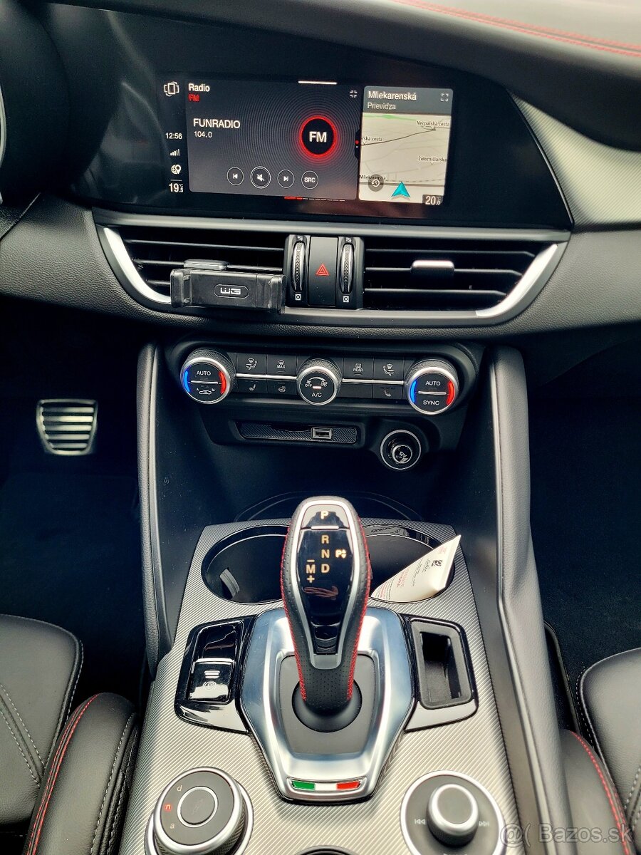 Alfa Giulia 2.0 COMPETIZIONE Q4 benzín 206kw (DPH) - 15