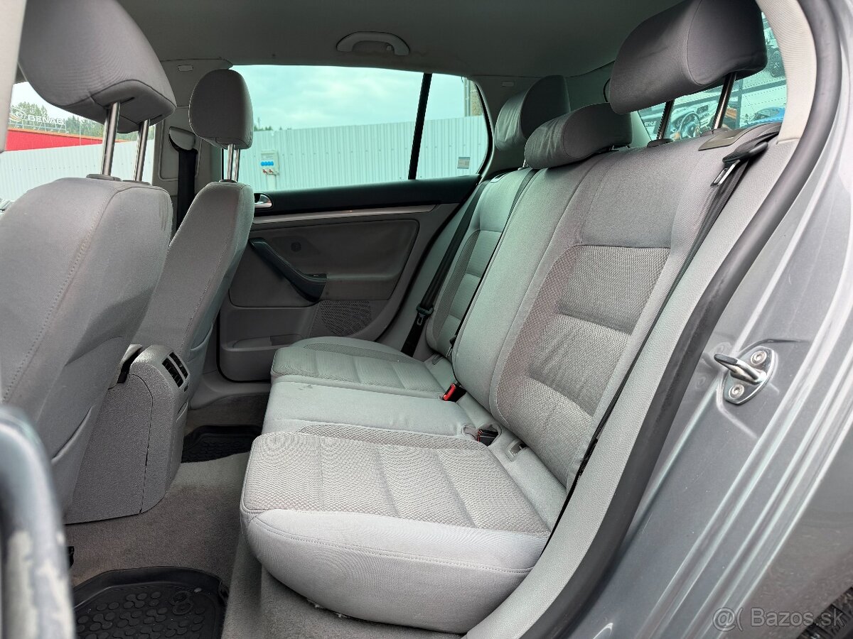Volkswagen Golf 1.6 FSI Trendline - 15