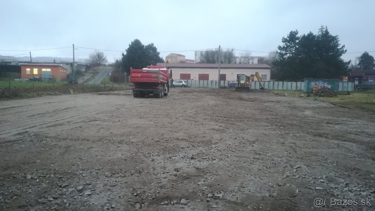 Ponúkam priestory pre montované haly v meste Prievidza. - 15