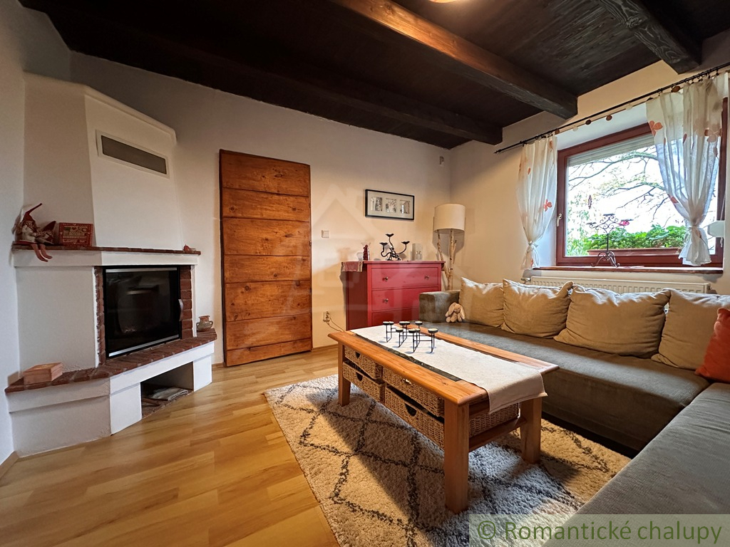 Samota v lese priamo v obci Semerovo Unikátny domček na k - 15