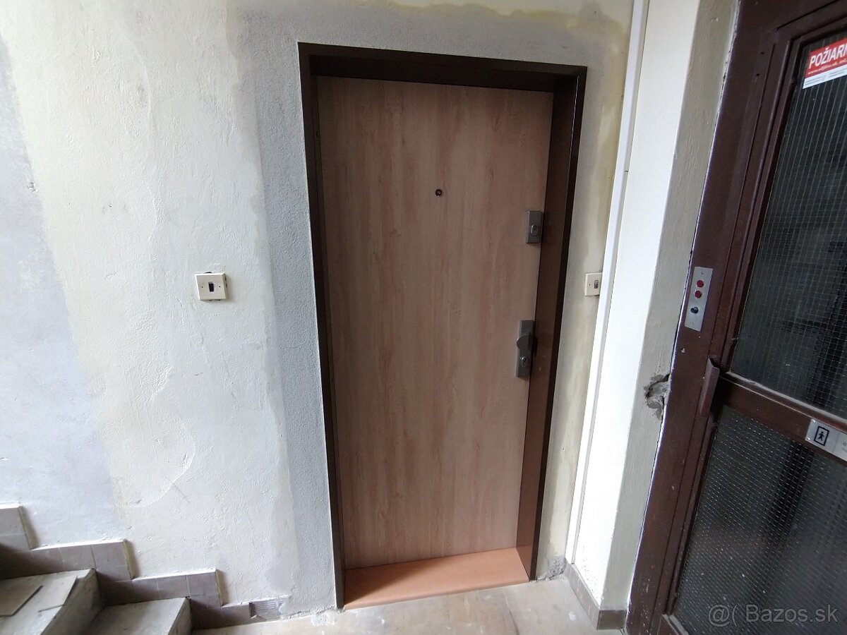 Rekonštrukcie, stavby a práce v interiéry a exteriéry - 15